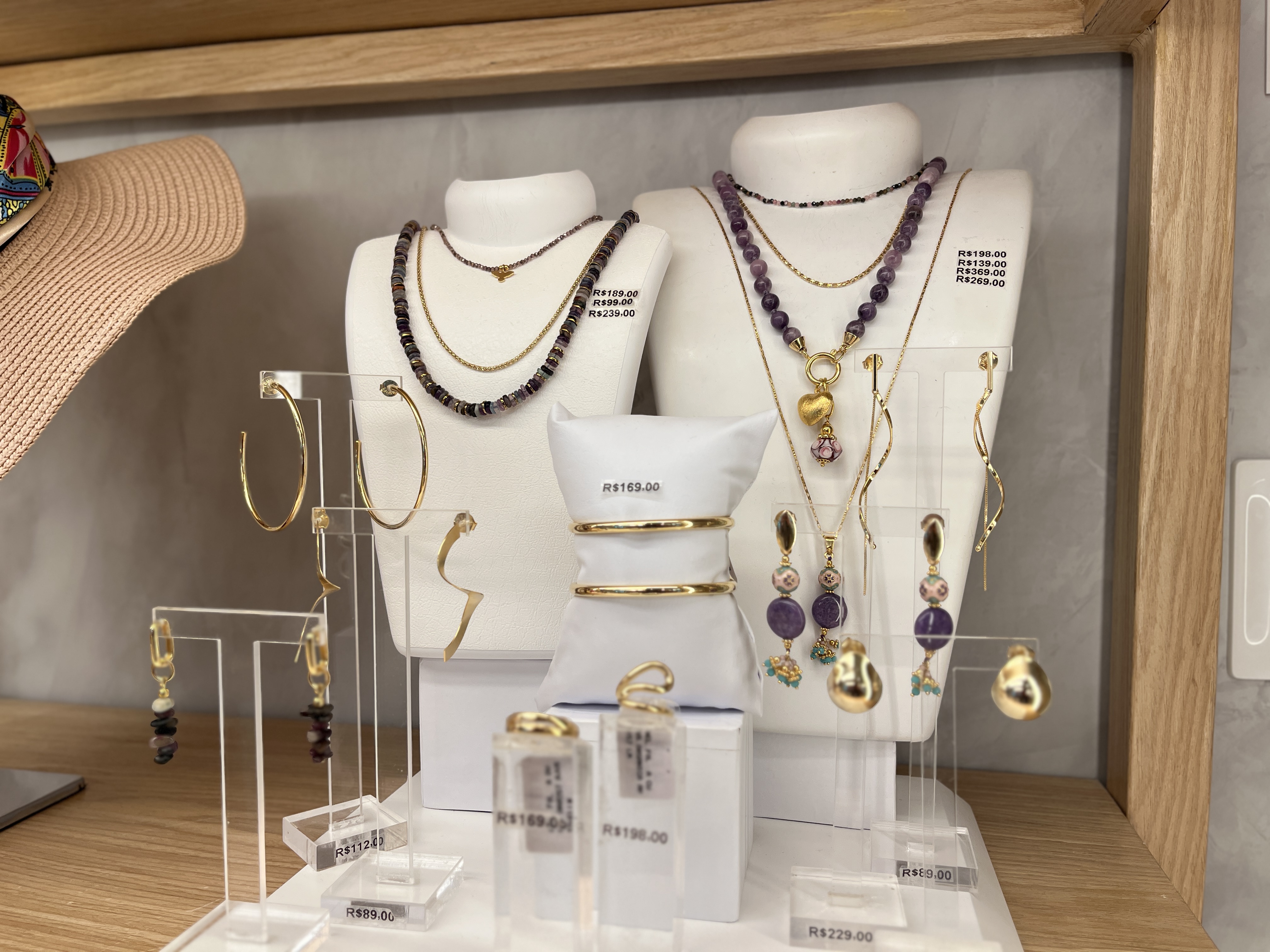 Acessórios também estão na moda!