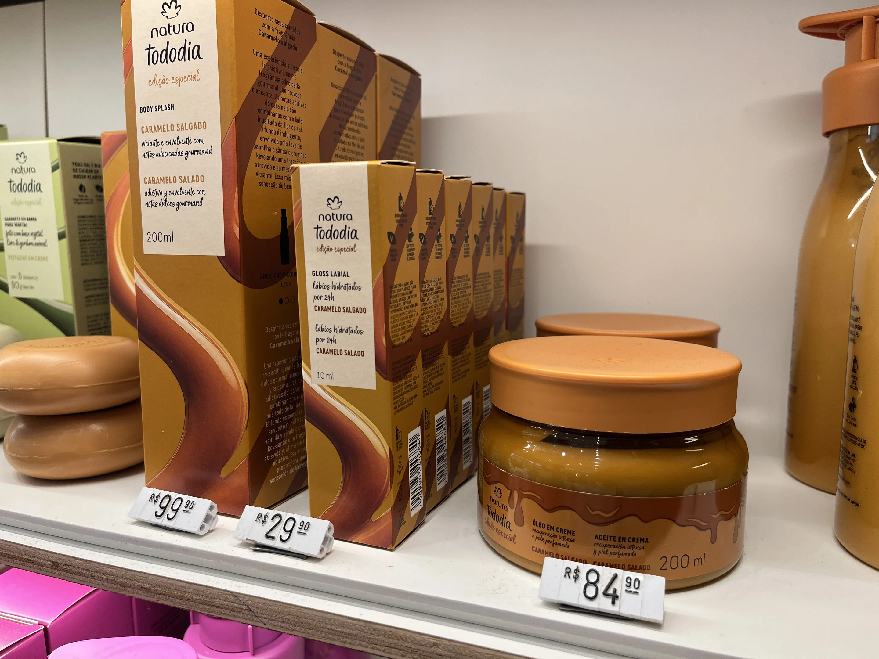 Nova linha da Natura Todo dia, edição especial de Caramelo Salgado. Disponível na Natura.