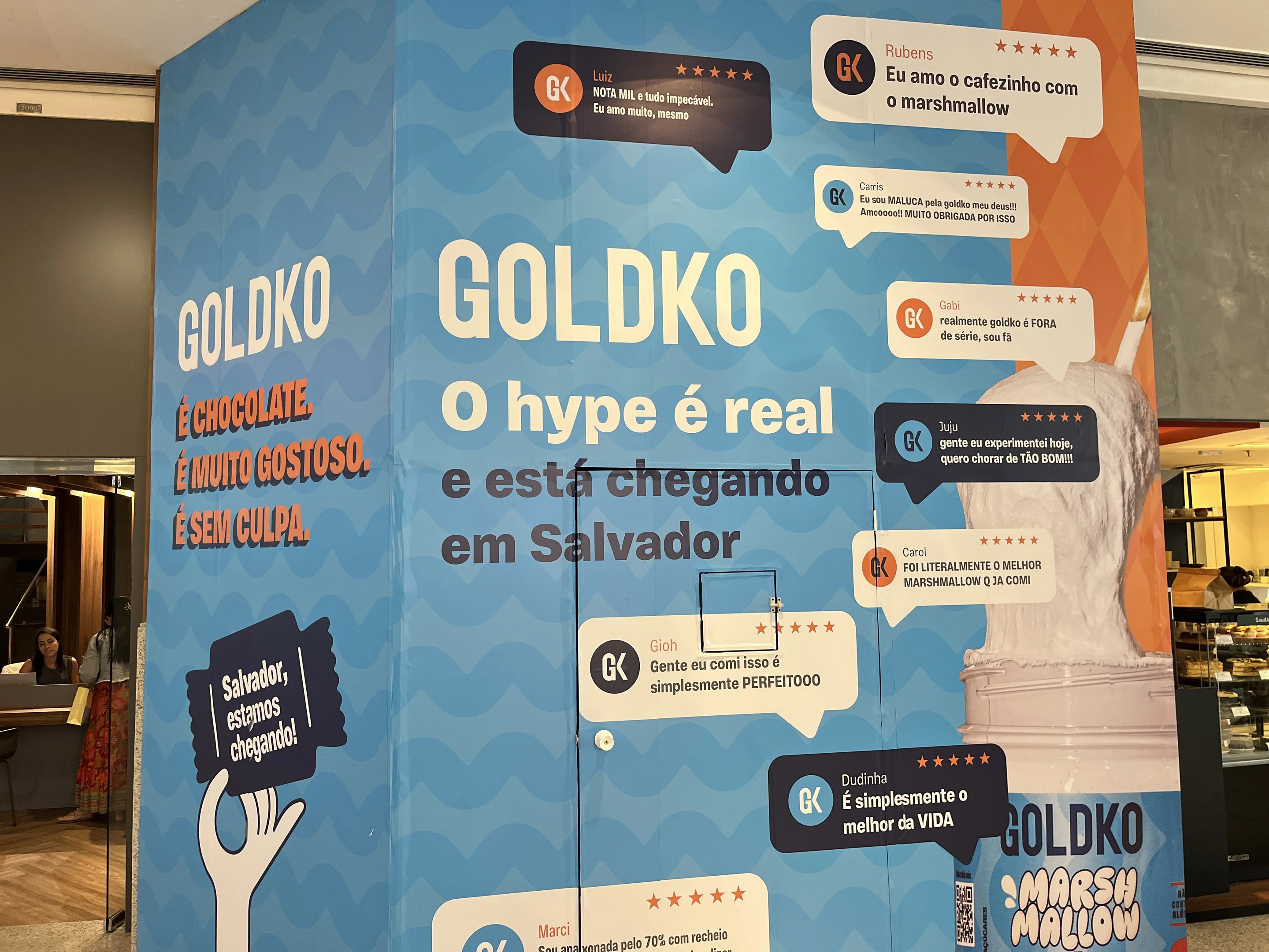 Tapume da nova loja GoldKo.